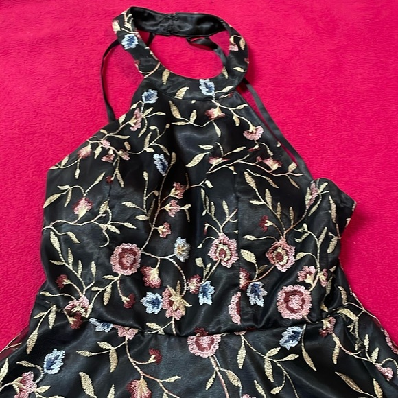 Sequin hearts sz 3 dress with lace with floral stitching overlay - Picture 1 of 10